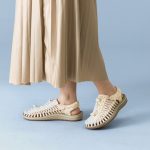 Women's UNEEK Sneaker  |  Lily Pad/Peach Fuzz