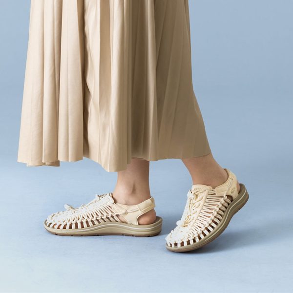 Women's UNEEK Sneaker  |  Lily Pad/Peach Fuzz